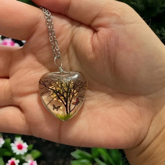 Blossom Boutique Jewelry - Resin Flower Pressed & Tree Heart Pendant Charm Stainless Steel Necklace